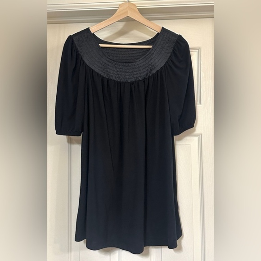 Liz Lange scoop neck maternity short sleeve blouse